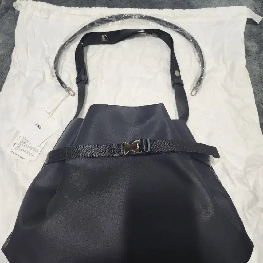 [SOLD OUT] 구호 kuho 나일론 숄더백 팔아요