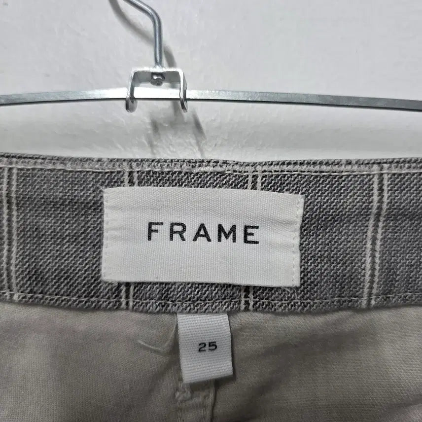 [SOLD OUT] 프레임 데님팬츠