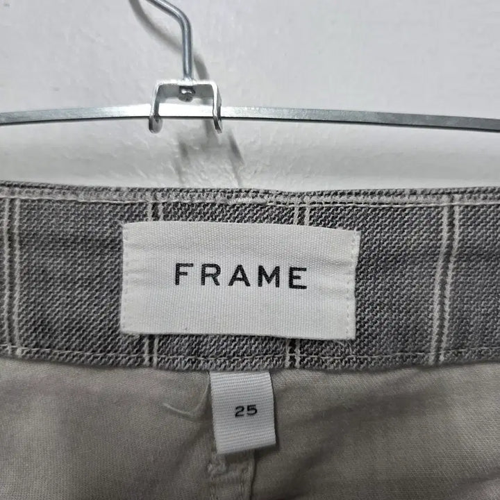 [SOLD OUT] 프레임 데님팬츠
