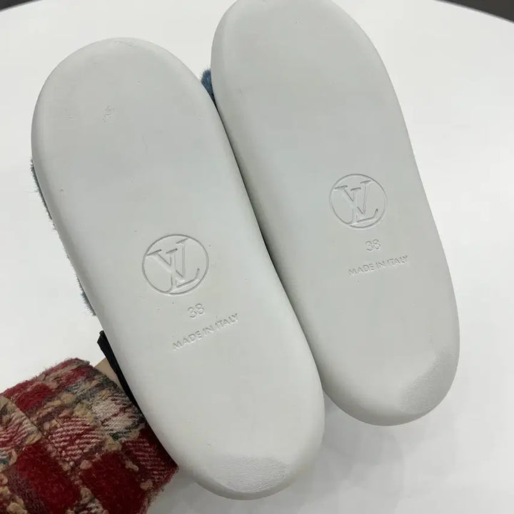 [BUNJANG] Louis Vuitton Sunbath Shearling Slippers / { 38 } 루이비통 썬베스 시어링 슬리퍼