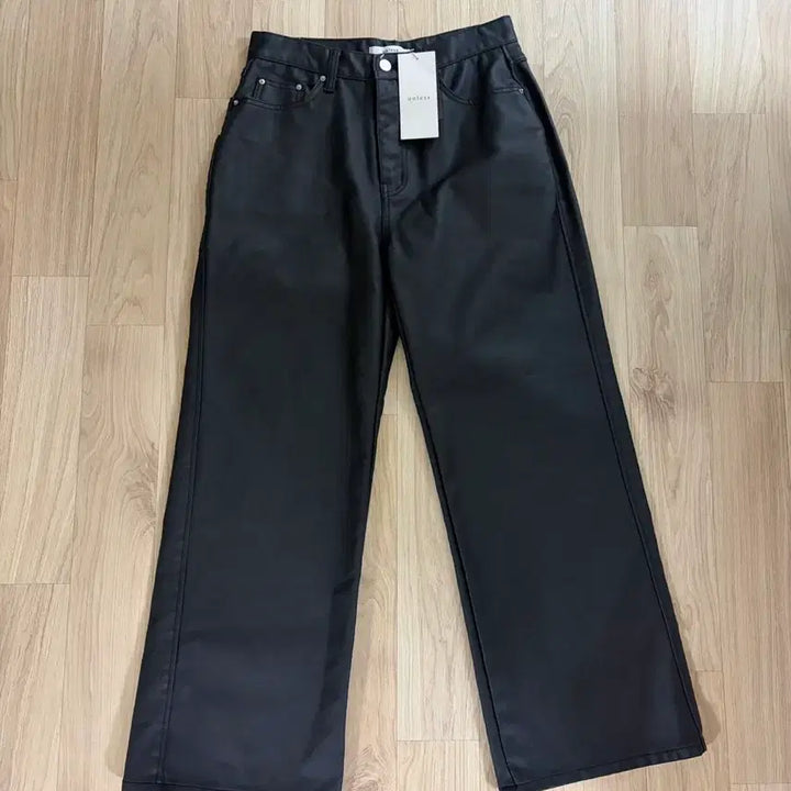 [BUNJANG] Unless Coated Jeans / Unless 코팅진