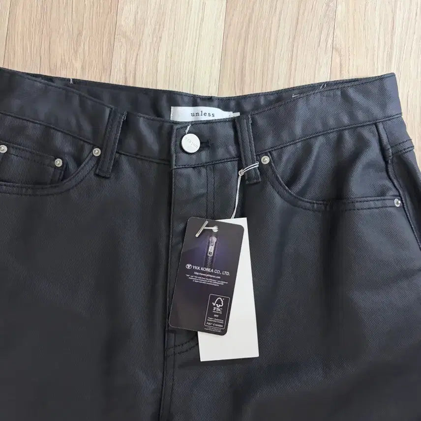 [BUNJANG] Unless Coated Jeans / Unless 코팅진