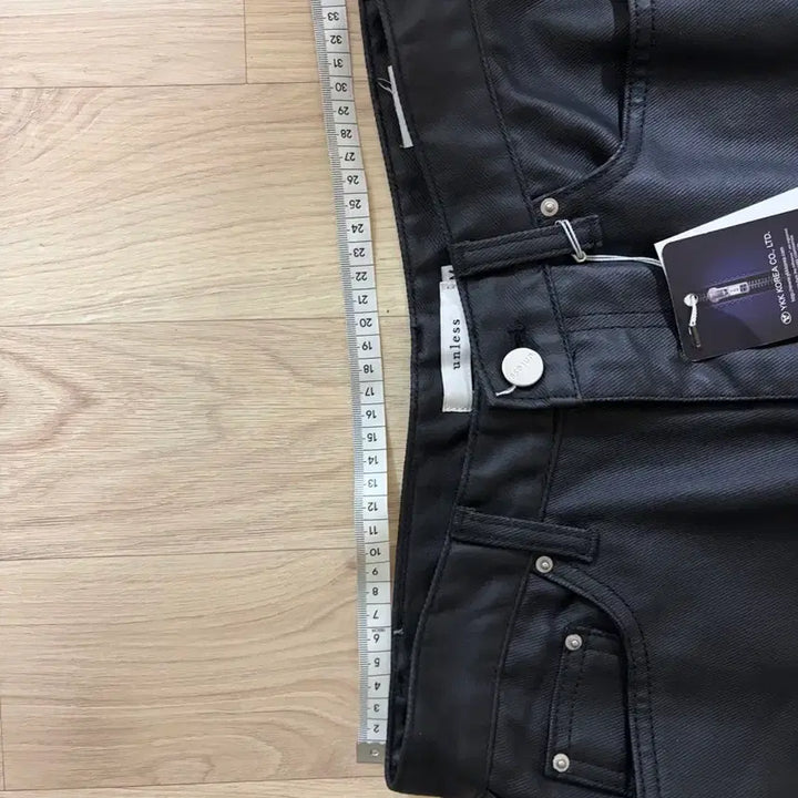 [BUNJANG] Unless Coated Jeans / Unless 코팅진