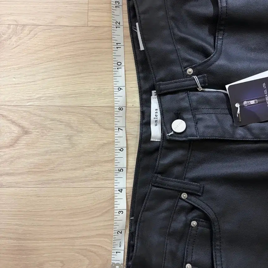 [BUNJANG] Unless Coated Jeans / Unless 코팅진