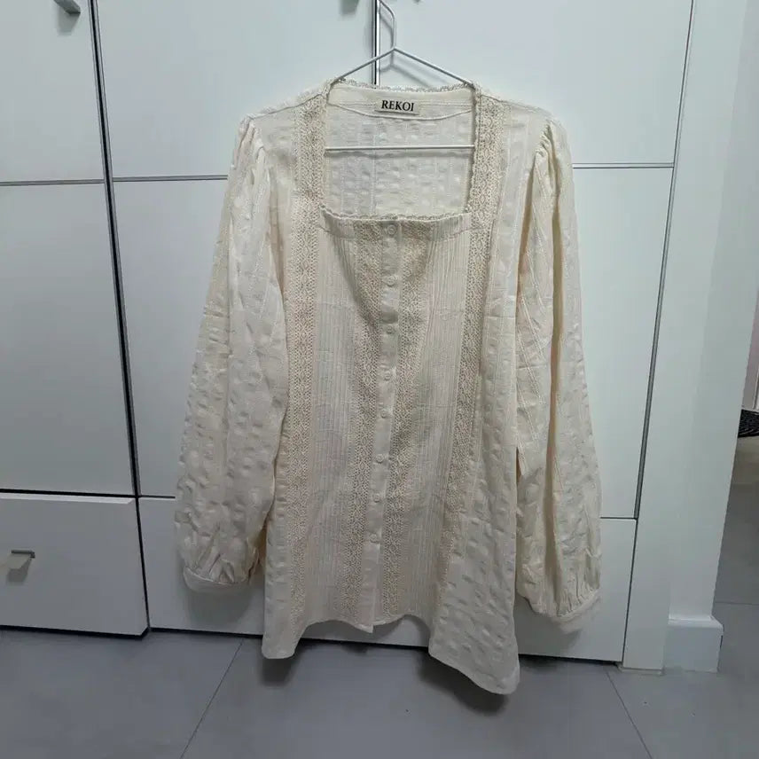 [SOLD OUT] 리코이 rekoi deia 레이스 블라우스 크림색 새상품