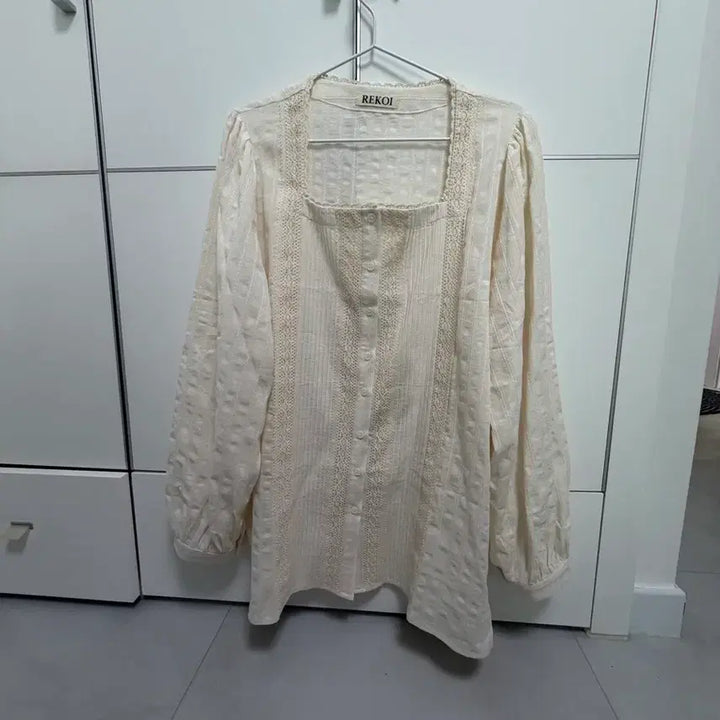 [SOLD OUT] 리코이 rekoi deia 레이스 블라우스 크림색 새상품