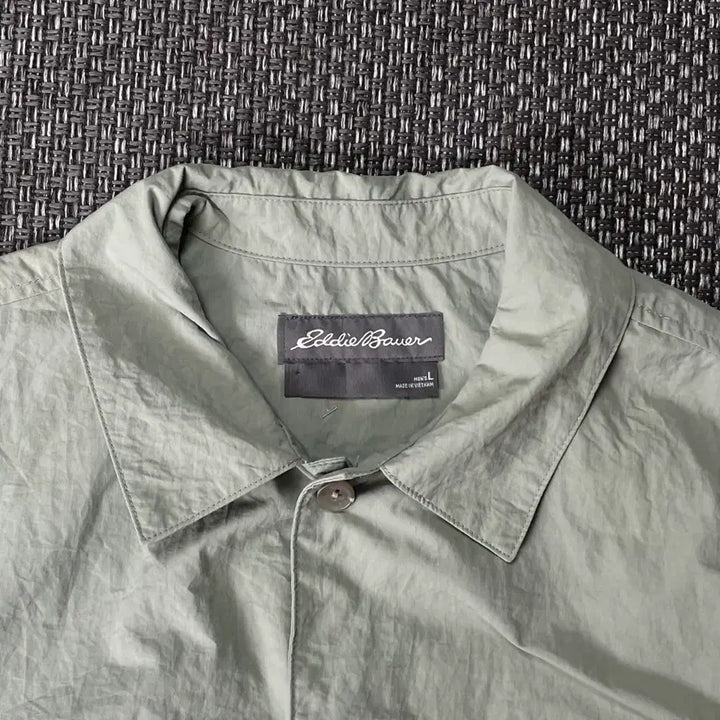 [BUNJANG] Eddie Bauer Khaki Nylon Open Collar Short Sleeve Shirt - Large / 에디바우어 카키 나일론 오픈카라 반팔 셔츠 L