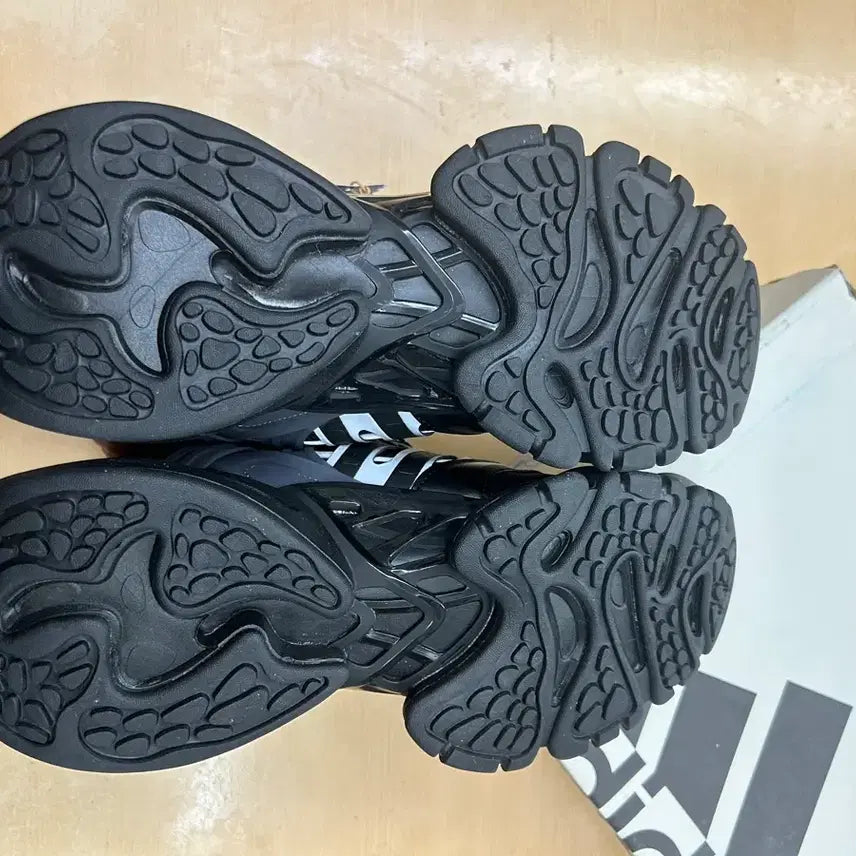 [BUNJANG] Adidas XLG Runner Deluxe Black Sneakers / (새상품) 265 아디다스 XLG 러너 디럭스 블랙