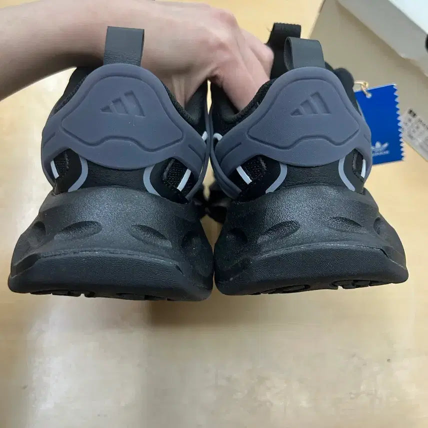 [BUNJANG] Adidas XLG Runner Deluxe Black Sneakers / (새상품) 265 아디다스 XLG 러너 디럭스 블랙