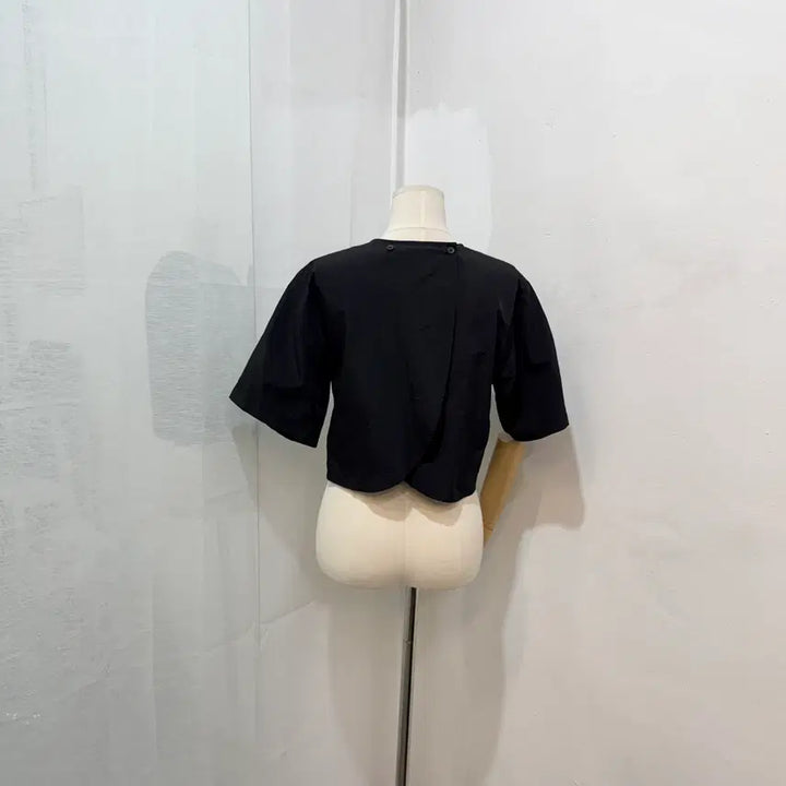 [BUNJANG] Black Crop Blouse / 뒷트임 바스락 블랙크롭블라우스 크롭셔츠 반팔블라우스3414