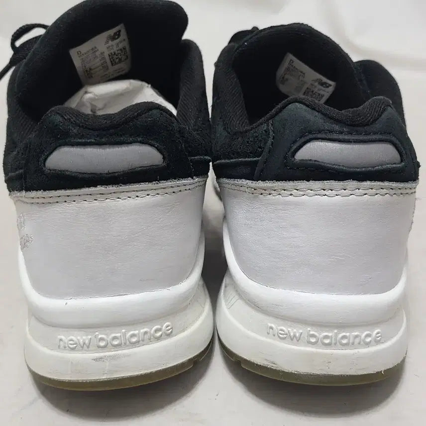 [BUNJANG] New Balance 530 Black Sneakers / 1) 250 뉴발란스 530 블랙 스니커즈