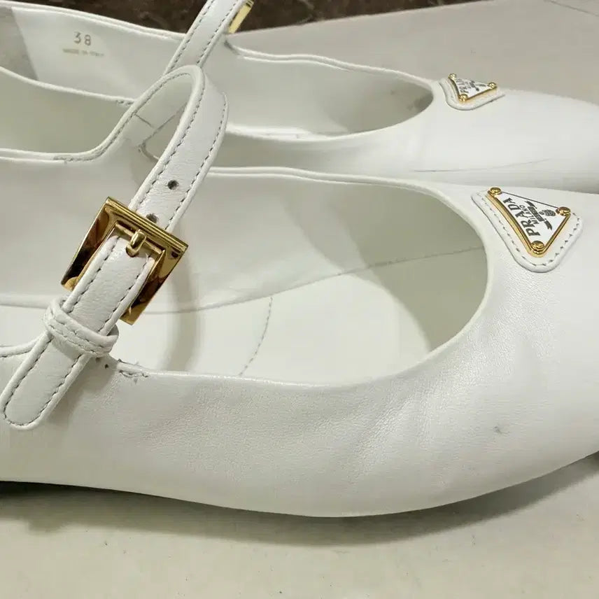 [BUNJANG] Prada Mary Jane Flat Shoes / 프라다 화이트 메리제인 플랫 슈즈 250