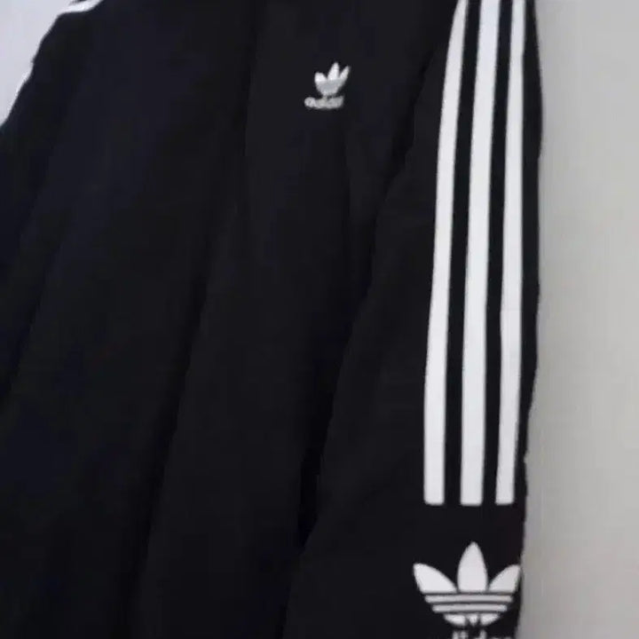 [BUNJANG] Adidas Lock Up Top Black and White Jacket / 아디다스 락업탑 블랙 검흰 자켓 95/M