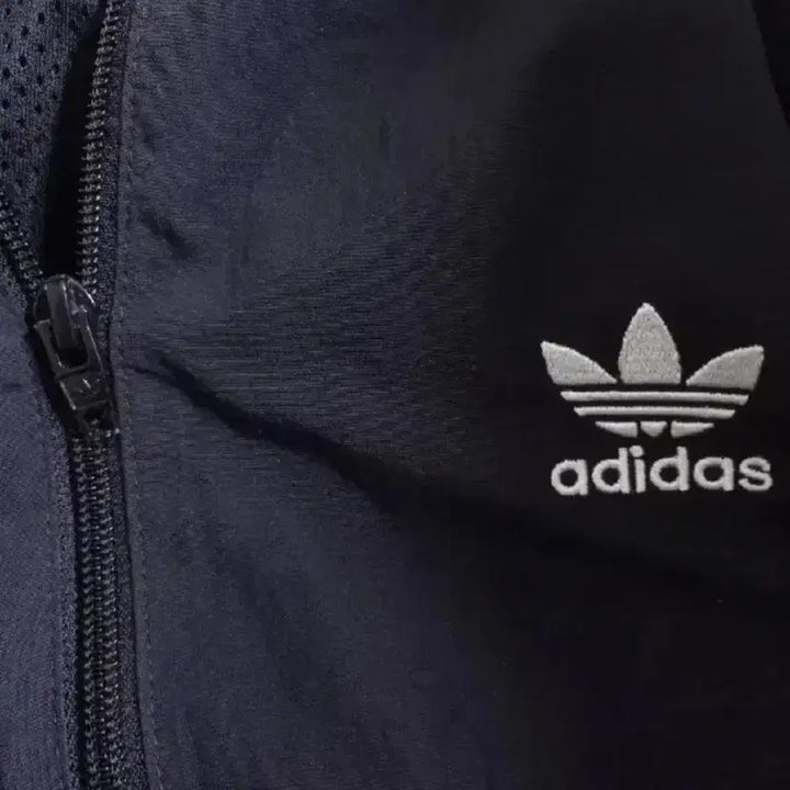 [BUNJANG] Adidas Lock Up Top Black and White Jacket / 아디다스 락업탑 블랙 검흰 자켓 95/M