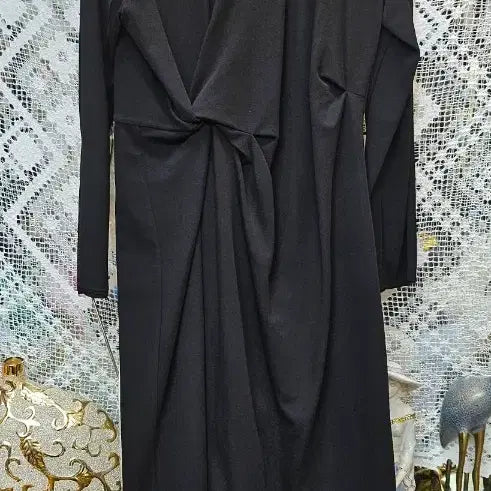 [BUNJANG] Black Long Dress with Knot Design / 블랙 롱 원피스 매듭 디자인