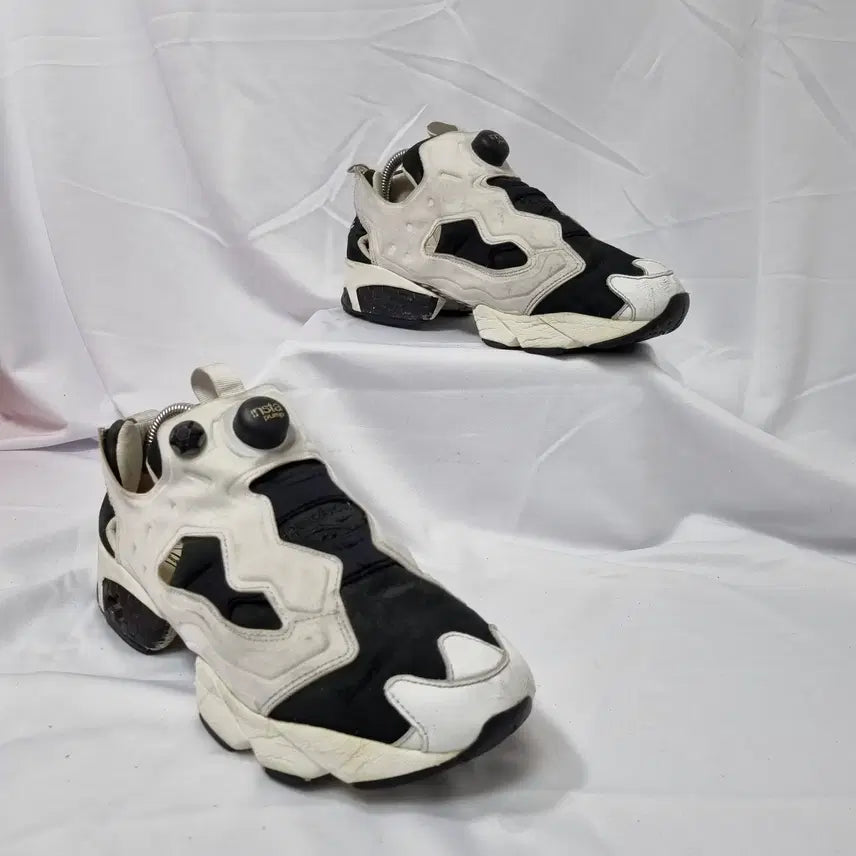 [BUNJANG] Reebok InstaPump Fury Panda Sneakers (Vintage) / 빈티지하서 260 리복 펌프 인스타 퓨리 판다 스니커즈