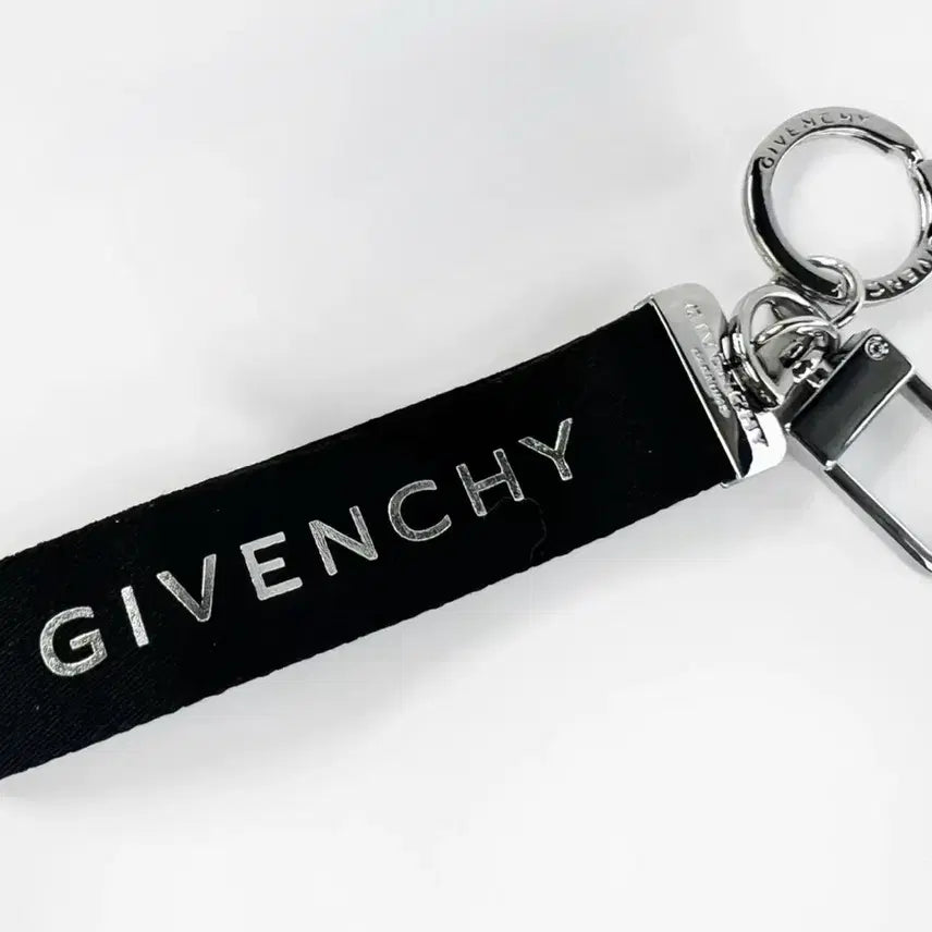 [BUNJANG] Givenchy Keyring / 지방시 키링