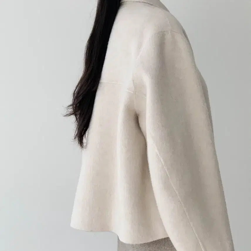 [SOLD OUT] 헬베티카 울90 핸드메이드 숏 코트