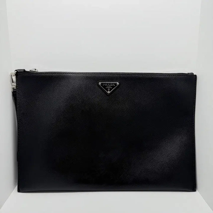 [BUNJANG] Prada Saffiano Leather Clutch Bag 2NH001 / [프라다] 사피아노 삼각로고 소가죽 클러치백 2NH001 / A급