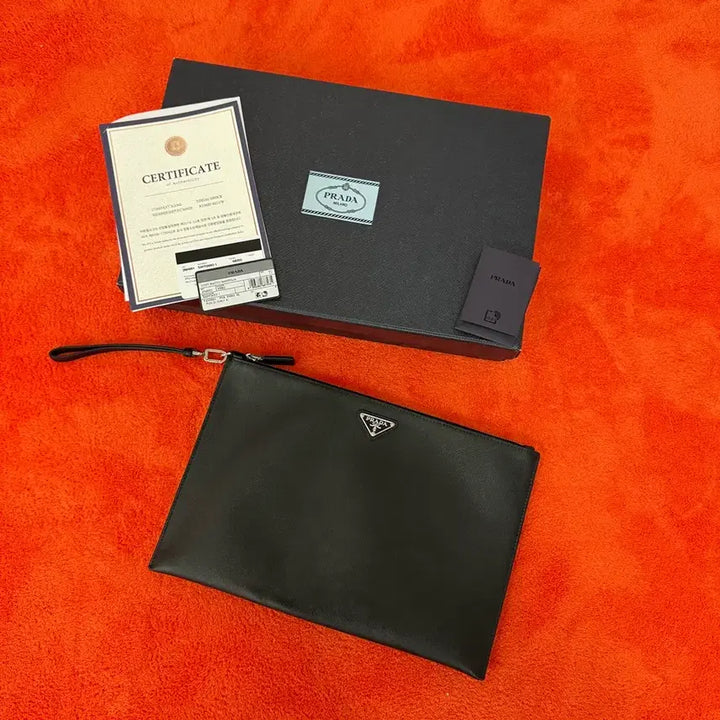 [BUNJANG] Prada Saffiano Leather Clutch Bag 2NH001 / [프라다] 사피아노 삼각로고 소가죽 클러치백 2NH001 / A급