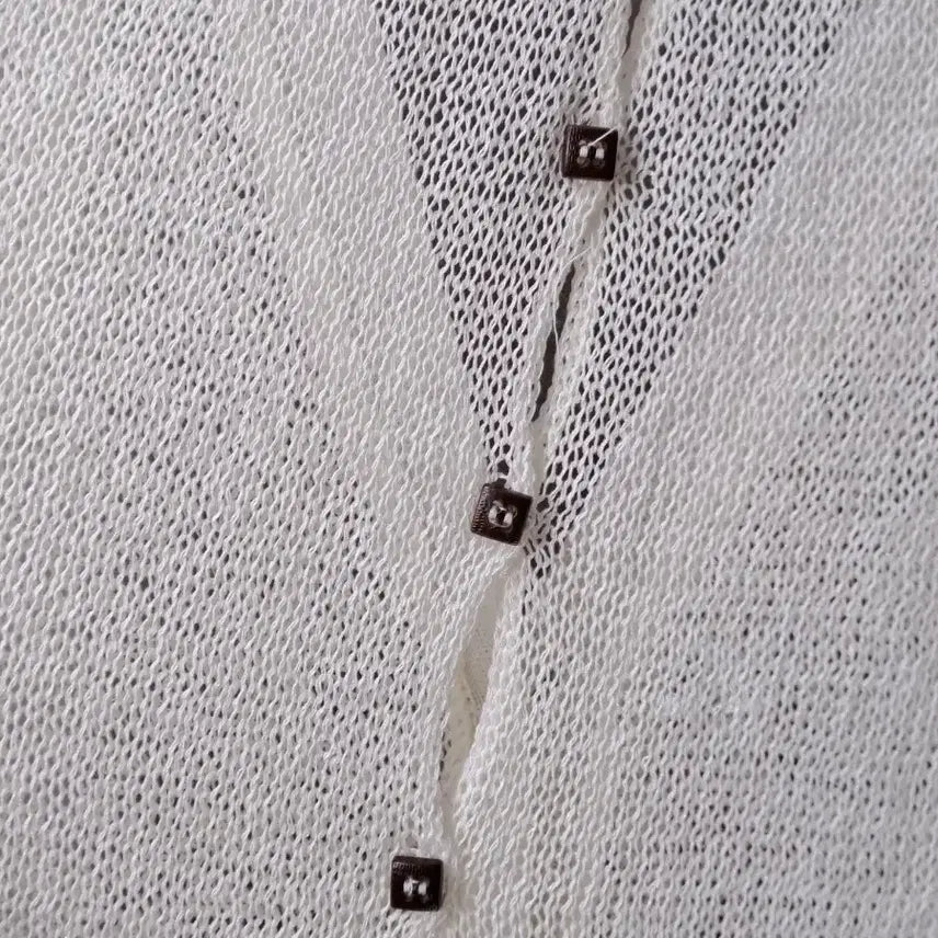 [BUNJANG] Ivory V-Neck Knit Cardigan / 아이보리 단추포인트 뒷트임 브이넥 니트 가디건