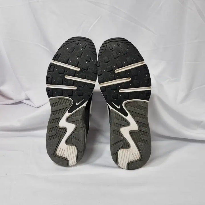 [BUNJANG] Nike Air Max Excee Running Shoes Sneakers / 빈티지하서 265 나이키 에어맥스 엑시 러닝화  스니커즈