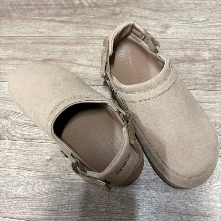 [BUNJANG] Crocs Crafted Vegan Suede Clog / 크록스) 클래식 크래프티드 비건 스웨이드 클로그