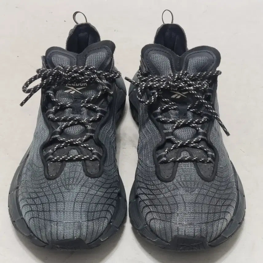 [BUNJANG] Reebok Zig Kinetica Sneakers / 1) 245 리복 Zig Kinetica 운동화 A급