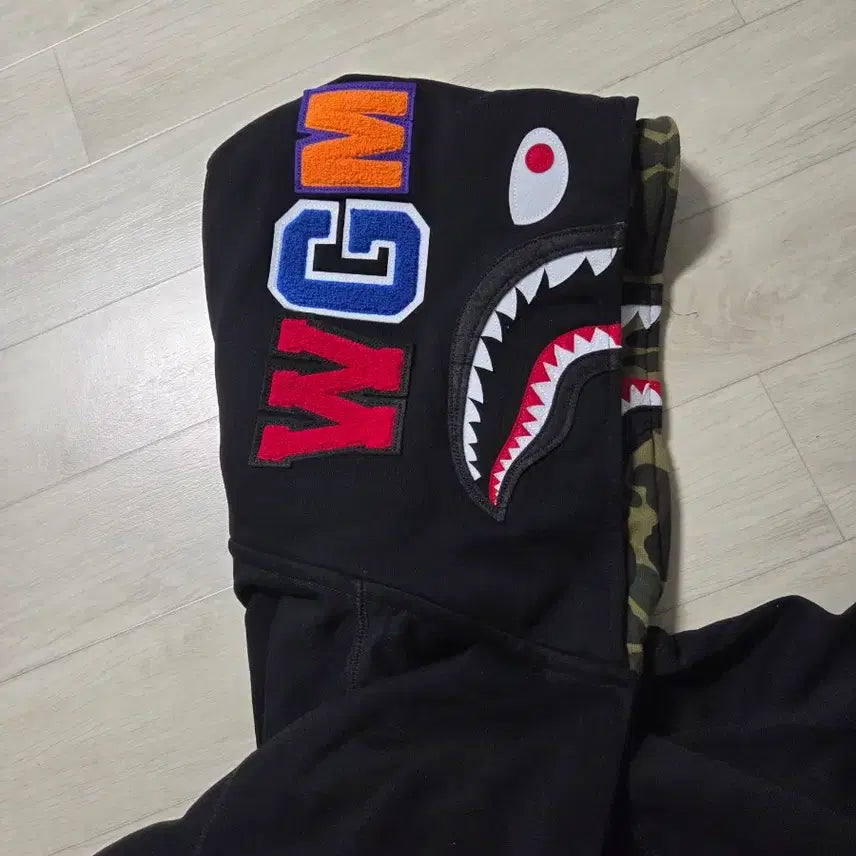 [SOLD OUT] 베이프 퍼스트 카모 샤크 풀 집 더블 후드 블랙 팝니다.