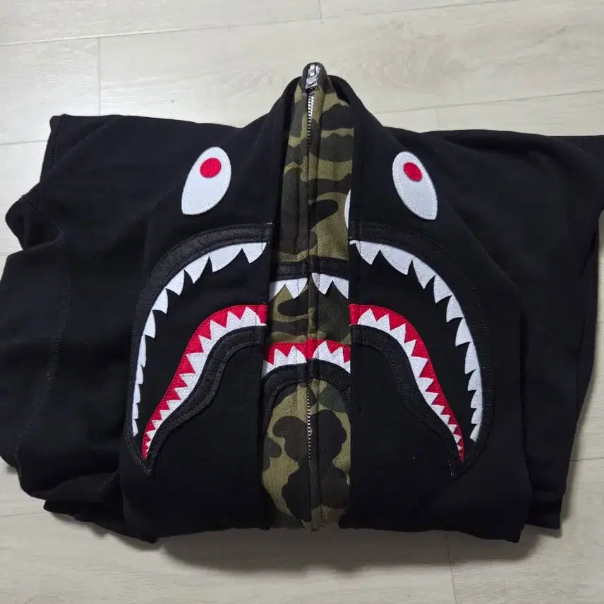 [SOLD OUT] 베이프 퍼스트 카모 샤크 풀 집 더블 후드 블랙 팝니다.