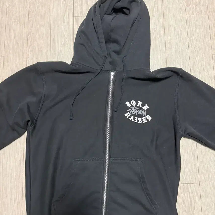 [SOLD OUT] 스투시 본앤레이즈드 로고 후드집업 L 팝니다