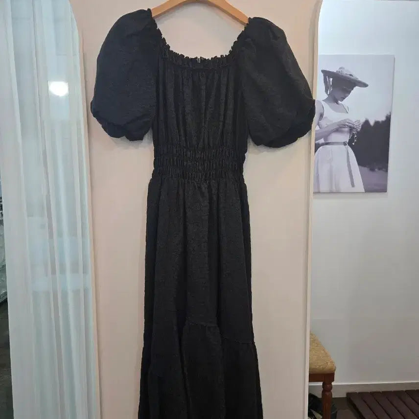 [BUNJANG] Black Shirring Long Dress with Puff Sleeves / 블랙 셔링 롱 원피스 퍼프소매