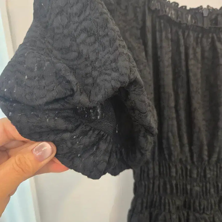[BUNJANG] Black Shirring Long Dress with Puff Sleeves / 블랙 셔링 롱 원피스 퍼프소매