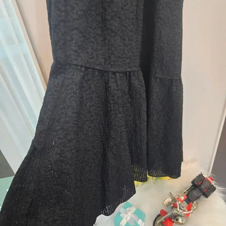 [BUNJANG] Black Shirring Long Dress with Puff Sleeves / 블랙 셔링 롱 원피스 퍼프소매