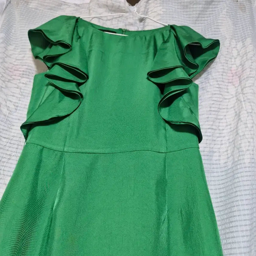 [BUNJANG] VALENCIA Green Ruffle Dress / VALENCIA 그린 러플 원피스