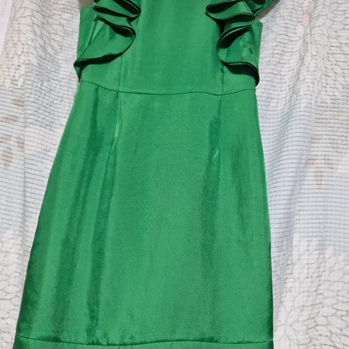 [BUNJANG] VALENCIA Green Ruffle Dress / VALENCIA 그린 러플 원피스