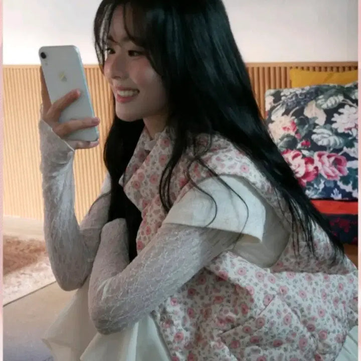 [BUNJANG] 새상품 로버블 꽃 조끼 패딩 / 새상품 로버블 꽃 조끼 패딩