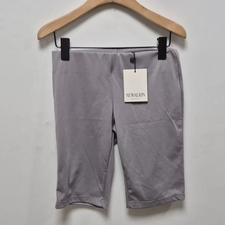 [BUNJANG] NEWALRIN Half Leggings FREE Size / (P2) (새상품) 뉴얼린 NEWALRIN 하프 레깅스