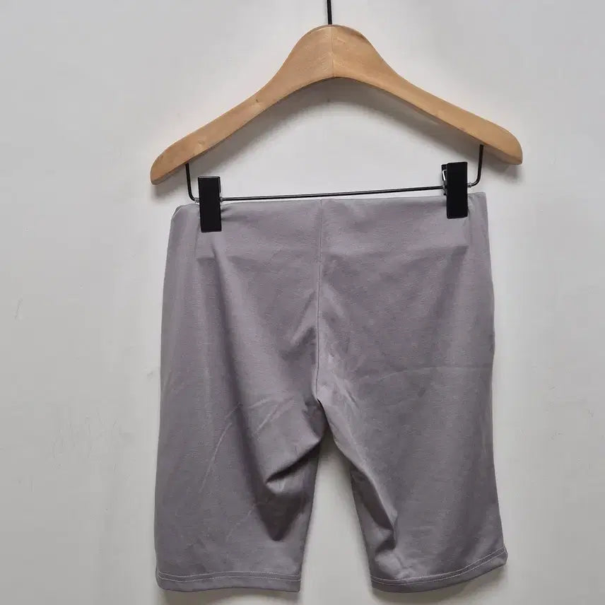 [BUNJANG] NEWALRIN Half Leggings FREE Size / (P2) (새상품) 뉴얼린 NEWALRIN 하프 레깅스