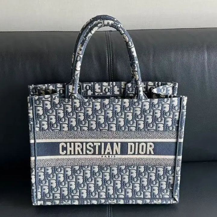 [BUNJANG] Dior Book Tote Canvas Tote Bag / Dio북 토트 토트백 정품 팝니다 (사용감 적음) 포장이 없어요