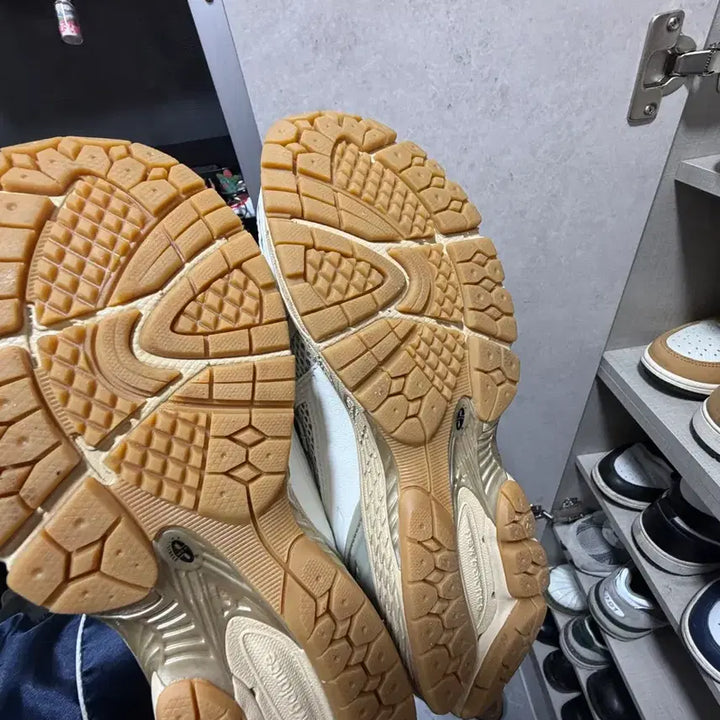 [BUNJANG] New Balance 1906r Sneakers / 뉴발란스 1906r