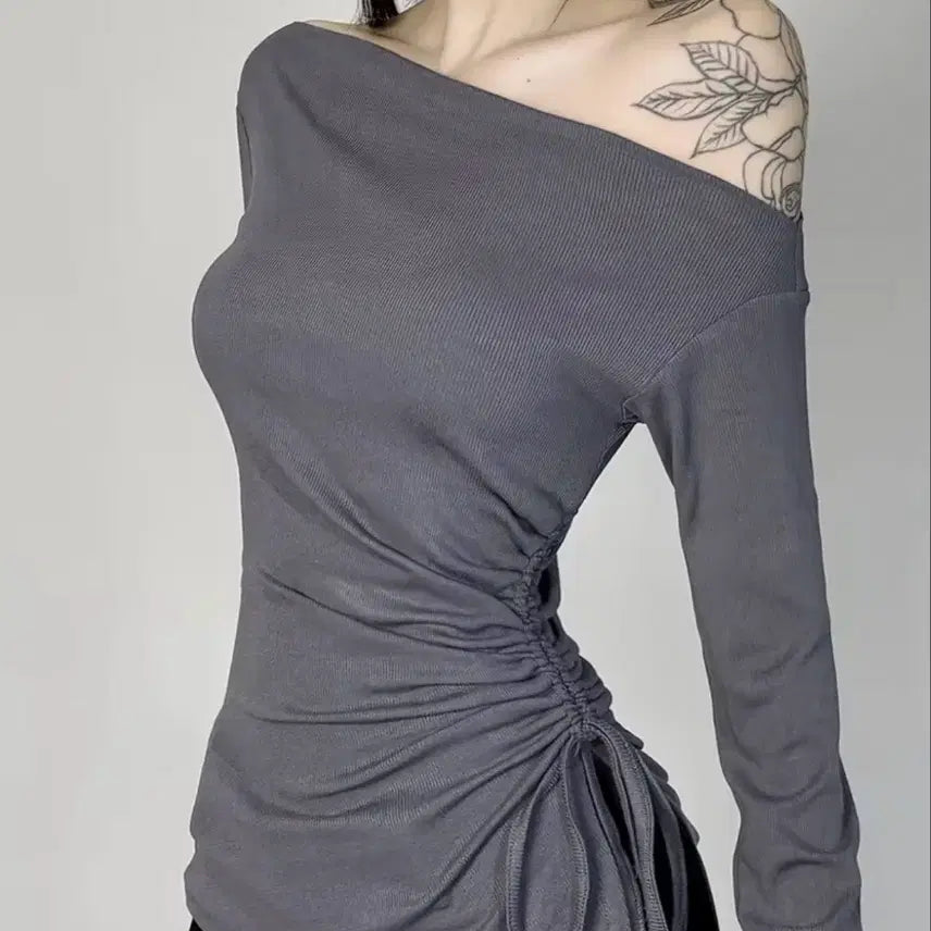 [BUNJANG] Amebli Temu Grey Off-Shoulder Shirring Long-Sleeve T-Shirt / 에이블리 테무 회색 오프숄더 셔링 긴팔 티셔츠