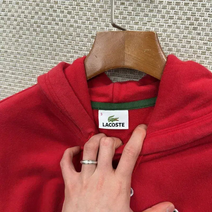 [BUNJANG] Lacoste Casual Big Embroidered Logo Hoodie 95 / 라코스테 캐주얼 빅자수로고 후드티 95 A09489