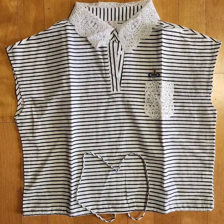 [SOLD OUT] [새상품] 비비안웨스트우드 스트라이프 레이스 카라 티셔츠