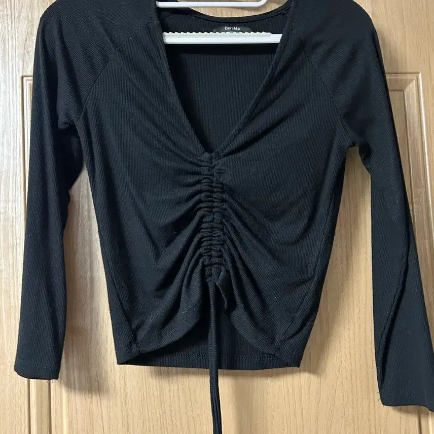 [BUNJANG] Bershka Black Ruched Long Sleeve Top / Bershka 블랙 셔링 긴팔 티셔츠