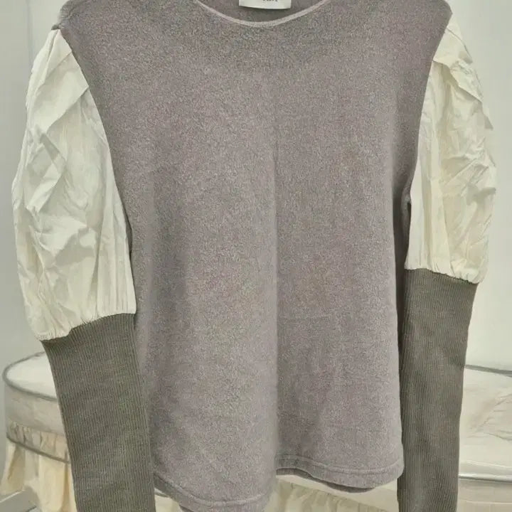 [BUNJANG] Dew e Dew e Puff Sleeve Blouse Knit Top / (새상품)듀이듀이 Dew e Dew e 퍼프 소매 블라우스 니트