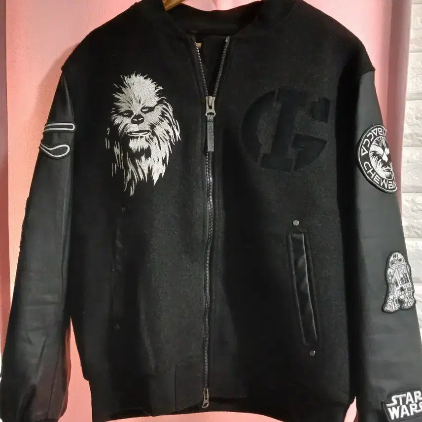 [BUNJANG] Iceberg Star Wars Chewbacca Varsity Jacket / 아이스버그 스타워즈. 콜라보 바시티 자켓