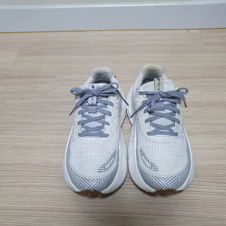 [SOLD OUT] 뉴발란스 프레쉬 폼 모어 트레일 v3 235
