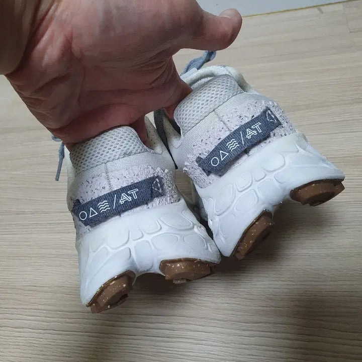 [SOLD OUT] 뉴발란스 프레쉬 폼 모어 트레일 v3 235