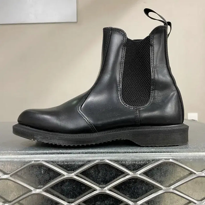 [BUNJANG] Dr. Martens Flora Boots UK4 / 닥터마틴 플로라 부츠 uk4 (gr-4522)